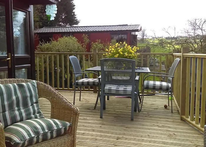 Anne\'S Lodge Caerberis Holiday Park, Dog Friendly