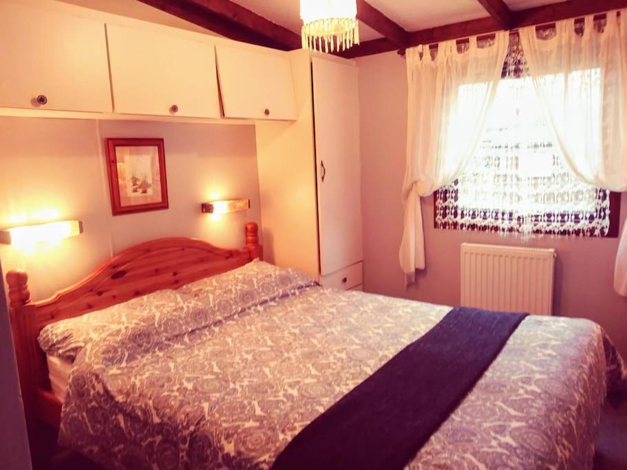 Anne's Caerberis Park, Dog Friendly Builth Wells